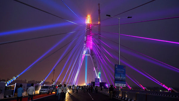 இந்திய பொறியியல் வல்லமையை பரைசாற்றும் சிக்னேச்சர் பாலம்: சுவாரஸ்யத் தகவல்கள்!