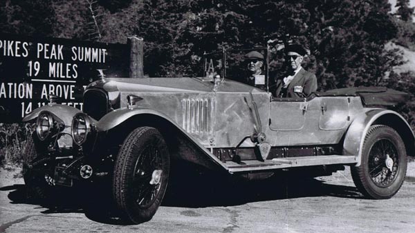 காஷ்மீரை இந்தியாவுடன் இணைத்த மன்னரின் பழமையான கார் ஏலத்திற்கு வருகிறது...