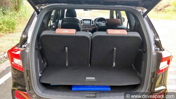 இந்தியாவே ஆவலுடன் எதிர்பார்த்த மஹிந்திரா அல்டுராஸ் ஜி4 லான்ச் ஆனது.. பார்ச்சூனருக்கு கடும் சவால்