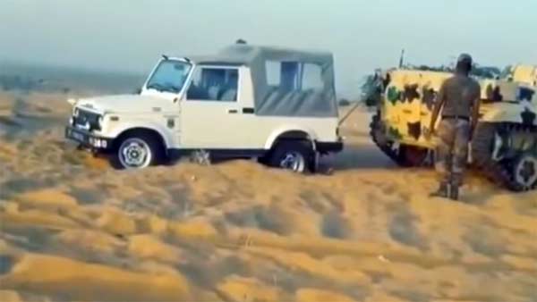 ஓட்டை உடைசல் கார்களை வைத்து கொண்டு சிரமப்படும் இந்திய ராணுவம்... வீடியோ ஆதாரம் வெளியானது