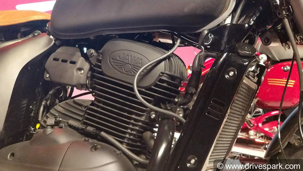 மூன்று புதிய ஜாவா மோட்டார்சைக்கிள்கள் அறிமுகம்: ராயல் என்ஃபீல்டுக்கு நெருக்கடி!