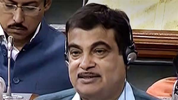 டோல்கேட்களை மூடி விட மத்திய அரசு திடீர் முடிவு... மோடியின் கரிசணத்திற்கு காரணம் இதுதான்...