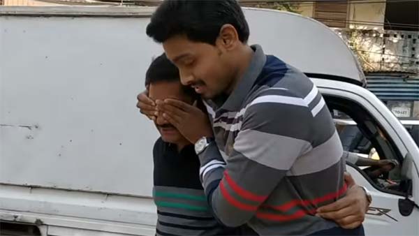 சொந்தமாக பெரிய கார்.. தந்தையின் நீண்ட நாள் கனவை 50வது பிறந்த நாளில் நிறைவேற்றிய 22 வயது மகன்