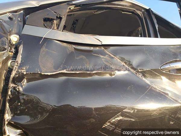 விபத்தில் சின்னாபின்னமா டாடா நெக்ஸான்... காயமின்றி வெளியேறிய பயணிகள்!