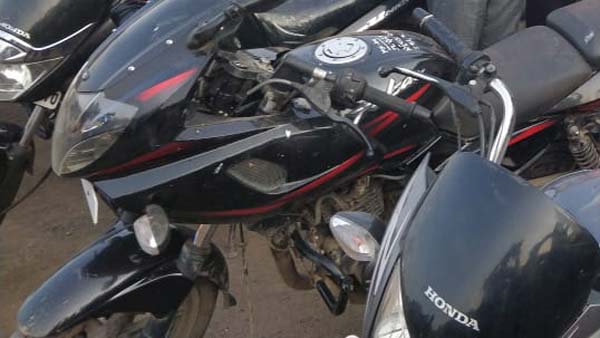 போலீசார் அதிரடி வேட்டை; திருடு போன 230 பைக்குகள் மீட்பு