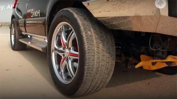 இந்த காரின் தேதி கிடைத்தால்தான் தற்போது கல்யாணமே நடக்குது... மாதம் ரூ.6 லட்சம் சம்பாதிக்கும் இளைஞர்