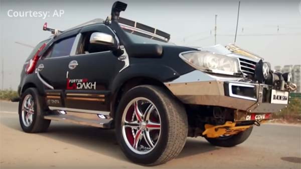 இந்த காரின் தேதி கிடைத்தால்தான் தற்போது கல்யாணமே நடக்குது... மாதம் ரூ.6 லட்சம் சம்பாதிக்கும் இளைஞர்