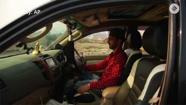 இந்த காரின் தேதி கிடைத்தால்தான் தற்போது கல்யாணமே நடக்குது... மாதம் ரூ.6 லட்சம் சம்பாதிக்கும் இளைஞர்