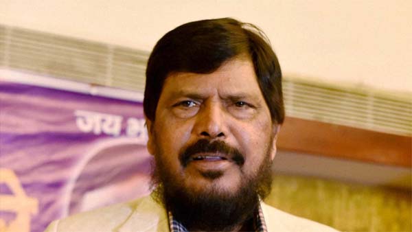 பெட்ரோல், டீசல் விலை ஒரு லிட்டருக்கு ரூ.30 குறைகிறது! மத்திய அரசின் திடீர் கரிசணத்திற்கு காரணம் இதுதான்...