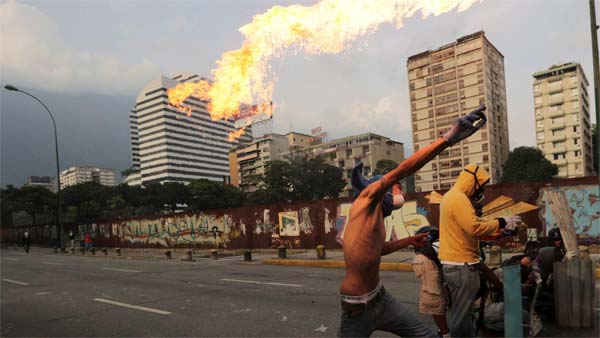 உலகில் அதிகம் விபத்து நடக்கும் டாப்-10 நாடுகளின் பட்டியல் 