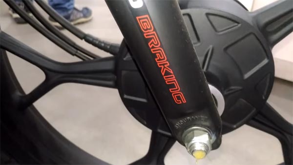 பஜாஜ் பிளாட்டினா 110 பைக்கில் ஏஎஸ்பிஎஸ் பிரேக் சிஸ்டம் அறிமுகம்!