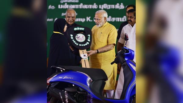 இப்படி ஒரு சிக்கலில் தமிழக அரசு எங்களை சிக்க வைத்து விட்டதே... அதிர்ச்சியில் அம்மா ஸ்கூட்டர் திட்ட பயனாளிகள்...