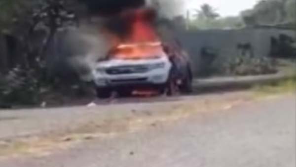 கோமா நிலையில் போராடும் டாக்டர்.. விபத்திற்கு காரணம் தெரிந்தால் இனி காரில் பயணிக்கவே மாட்டீர்கள் கோமா நிலையில் போராடும் டாக்டர்.. விபத்திற்கு காரணம் தெரிந்தால் இனி காரில் பயணிக்கவே மாட்டீர்கள்