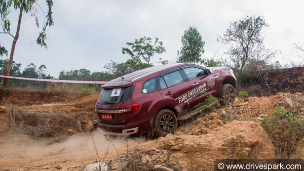 கோமா நிலையில் போராடும் டாக்டர்.. விபத்திற்கு காரணம் தெரிந்தால் இனி காரில் பயணிக்கவே மாட்டீர்கள் கோமா நிலையில் போராடும் டாக்டர்.. விபத்திற்கு காரணம் தெரிந்தால் இனி காரில் பயணிக்கவே மாட்டீர்கள்