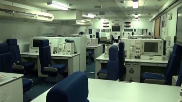 அமெரிக்க அதிபரை நிழல்போல பின்தொடரும் 'டூம்ஸ்டே' விமானத்தின் ரகசியங்கள்!