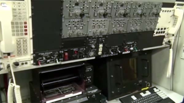 அமெரிக்க அதிபரை நிழல்போல பின்தொடரும் 'டூம்ஸ்டே' விமானத்தின் ரகசியங்கள்!