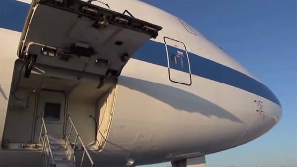 அமெரிக்க அதிபரை நிழல்போல பின்தொடரும் 'டூம்ஸ்டே' விமானத்தின் ரகசியங்கள்!