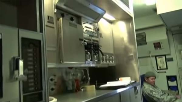 அமெரிக்க அதிபரை நிழல்போல பின்தொடரும் 'டூம்ஸ்டே' விமானத்தின் ரகசியங்கள்!