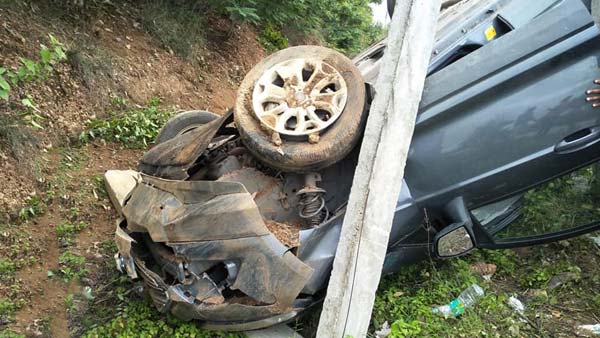 கோமா நிலையில் போராடும் டாக்டர்.. விபத்திற்கு காரணம் தெரிந்தால் இனி காரில் பயணிக்கவே மாட்டீர்கள் கோமா நிலையில் போராடும் டாக்டர்.. விபத்திற்கு காரணம் தெரிந்தால் இனி காரில் பயணிக்கவே மாட்டீர்கள்