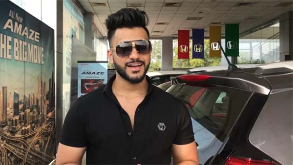 பெற்றோர்களின் கனவை நிறைவேற்ற மகன் கொடுத்த சர்ப்ரைஸ் பரிசு... வைரலாகும் நெகிழ்ச்சி வீடியோ...