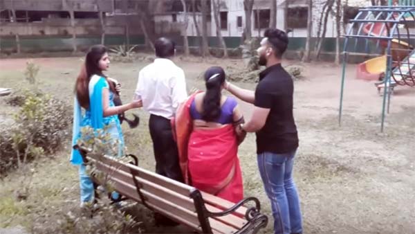 பெற்றோர்களின் கனவை நிறைவேற்ற மகன் கொடுத்த சர்ப்ரைஸ் பரிசு... வைரலாகும் நெகிழ்ச்சி வீடியோ...