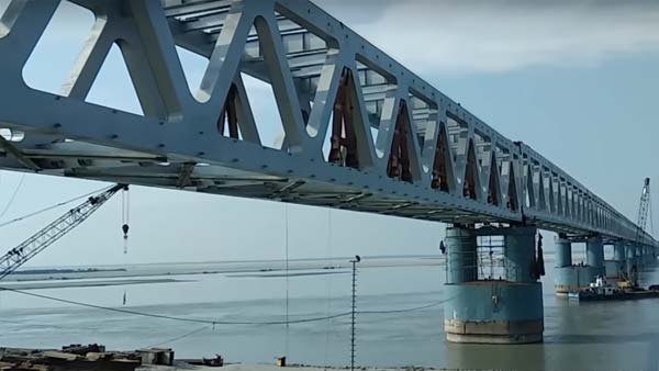 இந்தியாவின் மிக நீளமான இரண்டடுக்கு பாலம்... சீனாவுக்கு மோடி வைக்கும் அடுத்த 'செக்'!