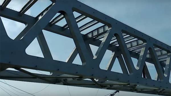 இந்தியாவின் மிக நீளமான இரண்டடுக்கு பாலம்... சீனாவுக்கு மோடி வைக்கும் அடுத்த 'செக்'!