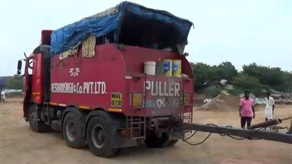 380 டன் ராமர் சிலையை அசால்ட்டாக இழுத்து வரும் வால்வோ புல்லர் டிரக்!