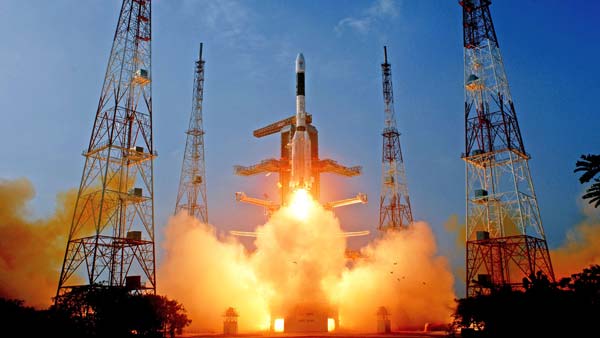 உலக வல்லரசுகளுக்கு போட்டியாக விண்வெளிக்கு மனிதர்களை அனுப்பும் இந்தியா.. ஒரு தமிழரால் சாத்தியமாகிறது