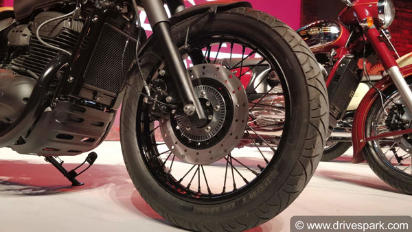 பாட்ஷா ஸ்டைலில் ரீ என்ட்ரி ஆன ஜாவா கொடுத்த முதல் அடி இதுதான்... கோமா நிலைக்கு சென்ற ராயல் என்பீல்டு பாட்ஷா ஸ்டைலில் ரீ என்ட்ரி ஆன ஜாவா கொடுத்த முதல் அடி இதுதான்... கோமா நிலைக்கு சென்ற ராயல் என்பீல்டு