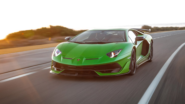 349 கிமீ வேகத்தில் செல்லும் லம்போர்கினி கார் பெங்களூர் வாடிக்கையாளருக்கு டெலிவிரி!