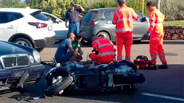 விபத்தில் சிக்கிய 60 பேரின் உயிரை காப்பாற்றிய உன்னத மனிதர்.. காரணம் தெரிந்தால் கண்ணீர் வருவது உறுதி