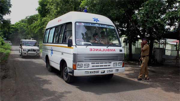 விபத்தில் சிக்கிய 60 பேரின் உயிரை காப்பாற்றிய உன்னத மனிதர்.. காரணம் தெரிந்தால் கண்ணீர் வருவது உறுதி