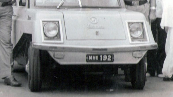 இந்தியாவின் முதல் நானோ காரை உருவாக்கிய படிக்காத மேதை!