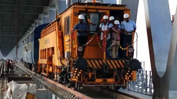 இந்தியாவின் மிக நீளமான இரண்டடுக்கு பாலம்... சீனாவுக்கு மோடி வைக்கும் அடுத்த 'செக்'!