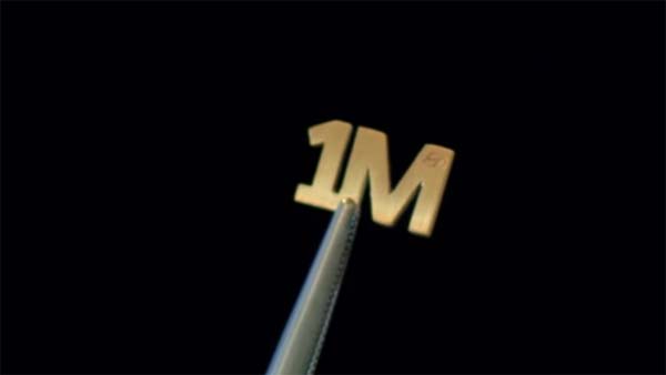 தனி ஆளாக 16 லட்சம் கிலோ மீட்டர்கள் கார் ஓட்டிய பெண்!! வித்தியாசமான முறையில் கிடைத்த பரிசு இதுதான்...