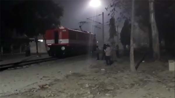 உலகிலேயே இந்த சாதனையை முதல் முறையாக நிகழ்த்தியிருப்பது இந்தியாதான்.. ரயில் கட்டணம் குறைய வாய்ப்பு