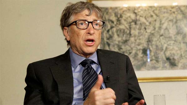 கடும் குளிரில் கடை முன்பாக வரிசையில் நின்ற பில் கேட்ஸ்... காரணம் தெரிந்தால் ஆச்சரியப்படுவீர்கள்...