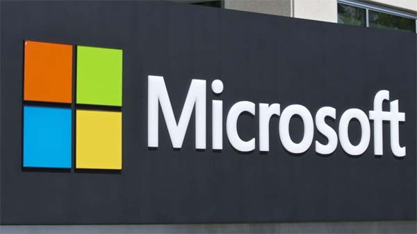 கடும் குளிரில் கடை முன்பாக வரிசையில் நின்ற பில் கேட்ஸ்... காரணம் தெரிந்தால் ஆச்சரியப்படுவீர்கள்...