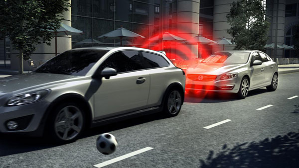 கார் ஓட்டும்போது காரில் பிரேக் பிடிக்கவில்லையா???... கவலை வேண்டாம்!!...