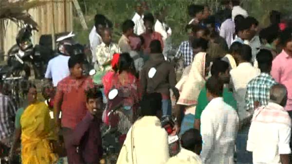 கோர விபத்தில் வாலிபர் பலி... உடல் எங்கே போனது என தெரிந்தால் நீங்கள் அதிர்ச்சியடைவது உறுதி... கோர விபத்தில் வாலிபர் பலி... உடல் எங்கே போனது என தெரிந்தால் நீங்கள் அதிர்ச்சியடைவது உறுதி...