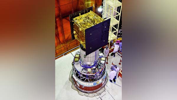 ஒரு பைசா கூட வாங்காமல் இந்த செயற்கைகோளை ஏவுகிறது இஸ்ரோ... காரணம் தெரிந்தால் ஆச்சரியம் உறுதி...