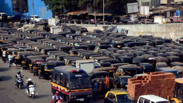 சூப்பர் ஸ்டார் ரஜினியின் பாணியைக் கையாண்ட ஆட்டோ டிரைவர்...