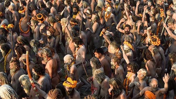 கும்பமேளாவில் சாதுவிற்கு கிடைத்த விலை உயர்ந்த பரிசு... என்னவென்று தெரிந்தால் ஆச்சரியப்படுவீர்கள்...