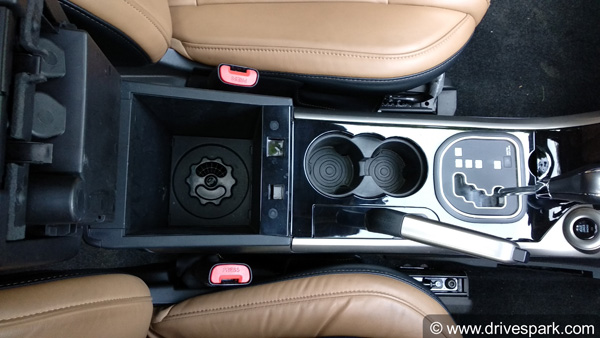 புது அப்கிரேஷனுடன் உருவாகிறது மஹிந்திராவின் எக்ஸ்யூவி500: அப்படி என்ன ஸ்பெஷல் இருக்கு... இதைப் பார்த்த நீங்களும் வங்க ஆசைப்படுவீங்க... புது அப்கிரேஷனுடன் உருவாகிறது மஹிந்திராவின் எக்ஸ்யூவி500: அப்படி என்ன ஸ்பெஷல் இருக்கு... இதைப் பார்த்த நீங்களும் வங்க ஆசைப்படுவீங்க...