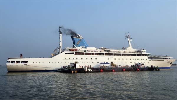 உல்லாச கப்பலின் 11வது மாடியில் இருந்து கடலில் குதித்த பயணி... காரணம் தெரிந்தால் அதிர்ச்சியடைவீர்கள்