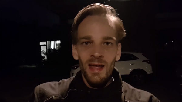 வெளிநாட்டு வாலிபரை சுற்றி வளைத்த இந்திய போலீசார்... என்ன நடந்தது என தெரிந்தால் பெருமைப்படுவீர்கள் வெளிநாட்டு வாலிபரை சுற்றி வளைத்த இந்திய போலீசார்... என்ன நடந்தது என தெரிந்தால் பெருமைப்படுவீர்கள்