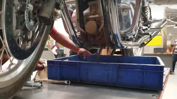 ராயல் என்ஃபீல்ட்650 பர்ஸ்ட் சர்வீஸ் பில் எவ்வளவு தெரியுமா? தெரிந்தால் ஷாக் ஆயிடுவீங்க!