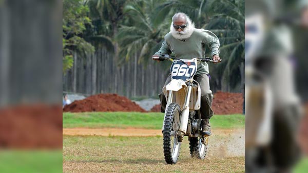 மீண்டும் ஒரு ஆடம்பர பைக்கை வாங்கிய ஜக்கி வாசுதேவ்... விலை எவ்வளவு என தெரிந்தால் கோவப்படுவீர்கள்...