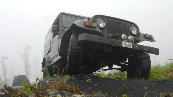 உயிரை பணயம் வைத்து மக்களை மீட்டவர்களுக்கு ஏற்பட்ட சோகம்... கதறும் கேரள வெள்ள மீட்பு பணி ஹீரோக்கள்...